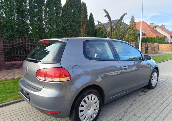 Volkswagen Golf cena 9999 przebieg: 286000, rok produkcji 2009 z Turek małe 301